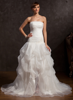 Robe de Bal de Promo Ligne-A/Princesse Sans bretelles Traîne Chapelle Organza Robe de Bal de Promo avec Ondulé Dentelle Brodé (018015057) Robe de Bal de Promo Ligne-A/Princesse Sans bretelles Traîne Chapelle Organza Robe de Bal de Promo avec Ondulé Dentelle Brodé (018015057)