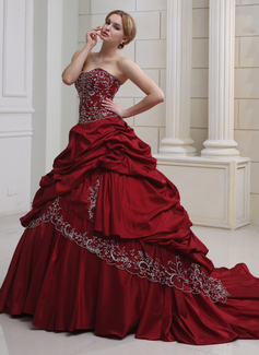 Robe de Mariée bal Cœur Traîne Cathedral Taffetas Robe de Mariée avec Broderie Ondulé Perlé (002011490)