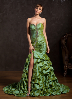 Robe de Bal de Promo Sirene Cœur Traine courte Taffetas Robe de Bal de Promo avec Ondulé Brodé (018015053)