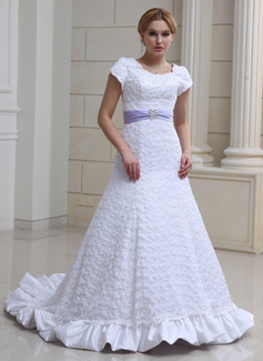Robe de Mariée Ligne-A/Princesse Col rond Traine courte Satin Dentelle Robe de Mariée avec Ondulé Echarpes Perlé (002000230) Robe de Mariée Ligne-A/Princesse Col rond Traine courte Satin Dentelle Robe de Mariée avec Ondulé Echarpes Perlé (002000230)