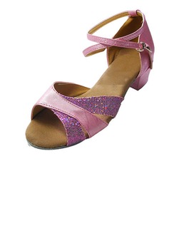 Dansschoenen Imitatieleer Sprankelende Glitter Sandalen Flats Latijn Dansschoenen met Enkelriempje (053013007) Dansschoenen Imitatieleer Sprankelende Glitter Sandalen Flats Latijn Dansschoenen met Enkelriempje (053013007)