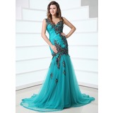 Sirene Col V Traine courte Tulle Robe de Bal de Promo avec Ondulé Appliques (018017355)